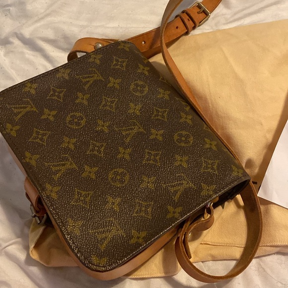 LV bag crossbody - Picture 6 of 8